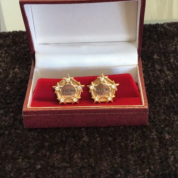 Trump Goldtone Cuff Links - Picture 2 of 4